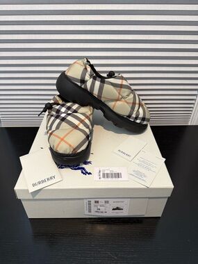 BURBERRY SHOES